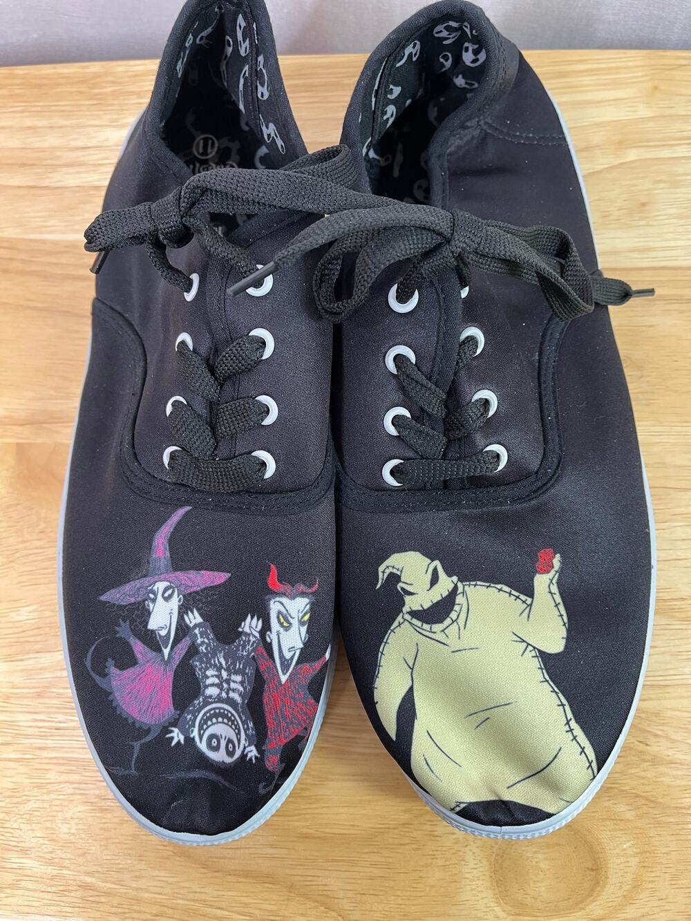 The Nightmare before Christmas men's canvas sneakers, size 11